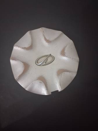 Alero Center Cap 1