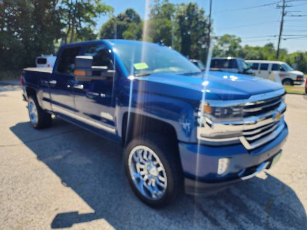 2016 Chevy Silverado High Country Crew Cab 4x4 excellent condition - $25,995 (Rowley)63470891710081122