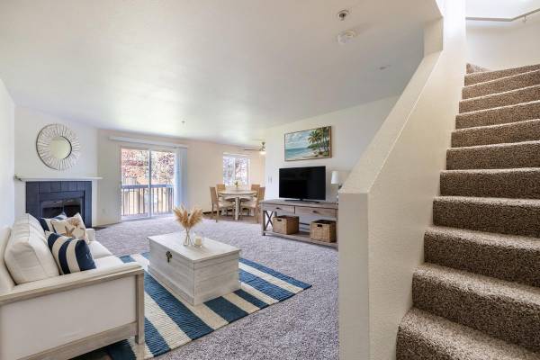 $1,655 / 2br - 1145ft2 - Newly Renovated 2 BR-Modern Kitchen, Gym Access & 2 Months Free (Fishers Landing)64039059779329123
