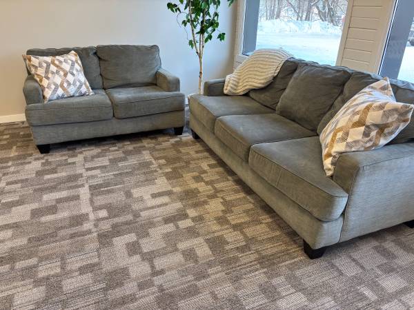 Beautiful matching set! (Free Delivery) 1