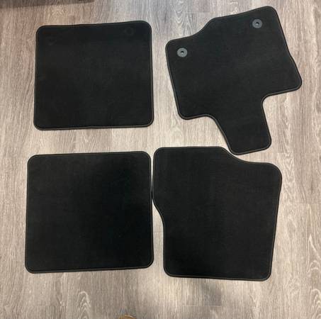 OEM Rubber Floor Mat Kit 4 pcs Ford Explorer SKJL1J-78130D00-AA 1