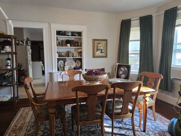 $3,200 / 2br - 10/1!Great Location 2BD!6 MIN to Davis SQ!LVR/DNR!Pets NEG!I/U Laundry (Davis Square)63699526025857122