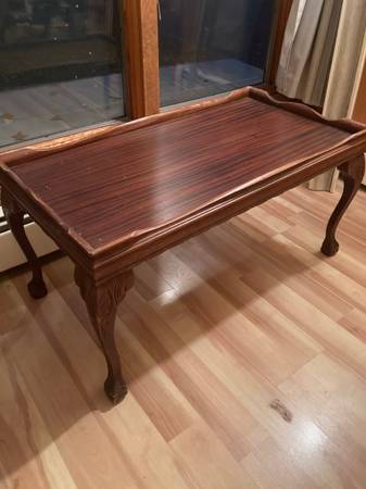 VINTAGE ROSEWOOD COFFEE TABLE WITH VERY NICE DETAILED EDGES 1