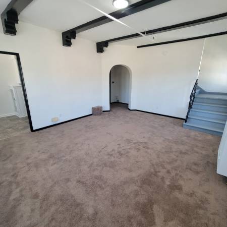 $2,395 / 1br - 900ft2 - Ático de 1 dormitorio grande (Arlington Heights, Los Ángeles)63700939345537120