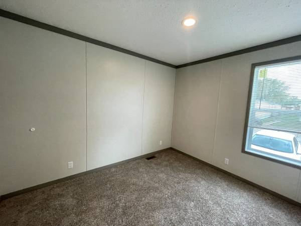 $1,299 / 3br - 1056ft2 - Coming Fall 2025 - NEW CONSTRUCTION - APPLY NOW! (Sterling Heights)64018941172481124