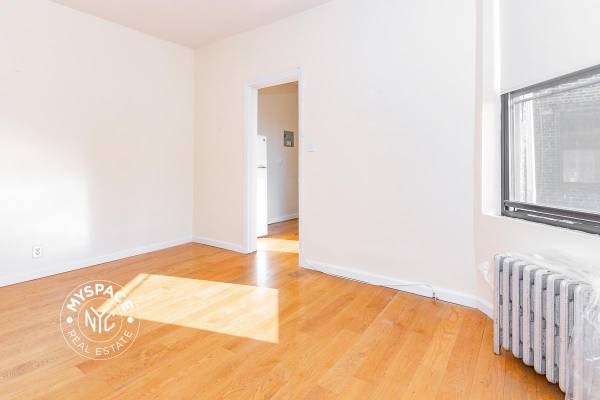 $3,300 / 2br - Williamsburg - Beautiful 2 Bedroom - Heat included - No fee!! (Williamsburg)63854287460739123