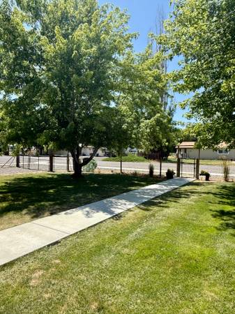 $337,000 / 3br - Cómoda casa en gran terreno de esquina (0,44 acres) en Waitsburg! (Waitsburg)63621622962305124