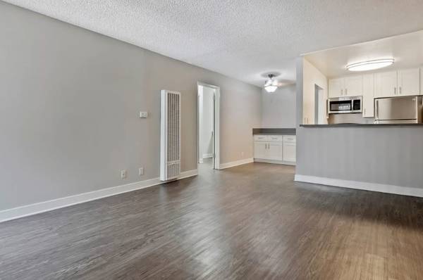 $2,150 / 1br - 650ft2 - 1BR -$2,150 & One month Rent Free Special! t,  Gated Package Receiving (1340 North Poinsettia Place, Los Angeles)63857624792833122