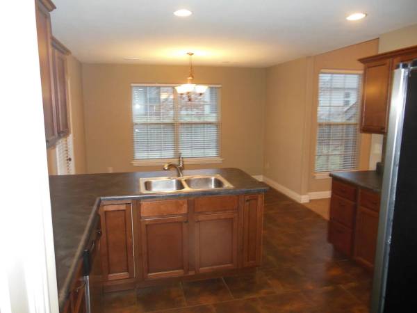 $650 / 3br - 1588ft2 - Hombre de 45 años necesita compañero de cuarto adulto (Columbia)63845291980547121
