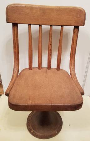 Unique Antique School Desk & Chair - $180 (Lula)63436961809281122