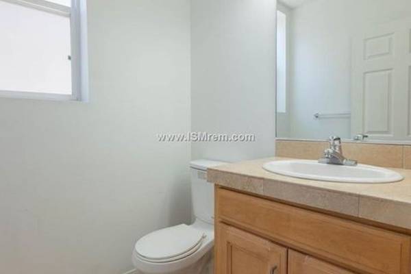$2,995 / 2br - 1200ft2 - Dishwasher, Walk to Fraternity/Sorority Row (1239 West 30th Street, Los Angeles, CA)63857624016001123