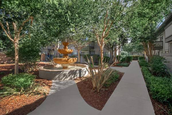 $3,000 / 2br - 897ft2 - Air Conditioning Wall Units, Balcony or Patio, Covered Parking (willow glen / cambrian)63790096108033123