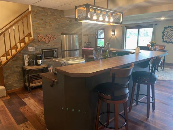 $1,600 / 1br - 1650ft2 - Beautiful 1,650 sq. ft. Basement Apartment for Rent - Avail. Feb. 15th (Kentwood)63985937621123124