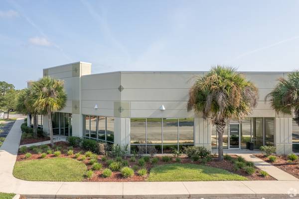 Need an office for compliance in Fleming Island at a great price? 1