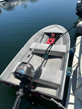 9' fiberglass boat 1