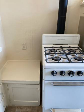 $1,430 / 400ft2 - Studio In Laurel District (oakland hills / mills)63845957365889122