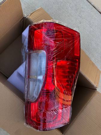 Ford F250 tail light 20-22 1