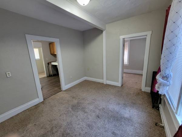$700 / 2br - 267 S Ridge Ave. #3 2 bedroom, 1 Bath Idaho Falls (Idaho Falls)63952519551618123