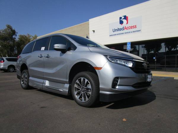 ///ACCESIBLE PARA SILLA DE RUEDAS 2022 HONDA ODYSSEY EXL EN PLATA, POCOS KILÓMETROS////// - $64,960 (KEARNY MESA)63440465527811123