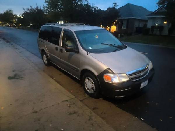 2004 Chevrolet Venture Passenger Chevy LS Extended Minivan 4D Minivan 1