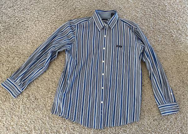 Men's long sleeved Striped button up Shirt Chaps size medium. Blue and white str 1