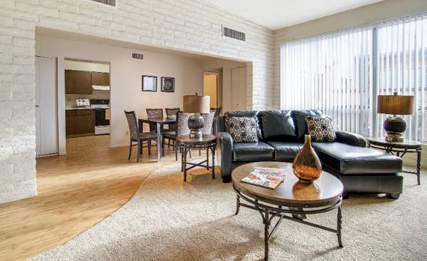 $1,050 / 1br - 880ft2 - Leasing Now, Clothes Care Center, Private Walled Yards (Tucson)63674826599169124