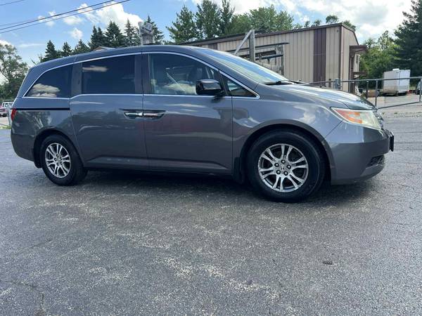 2011 Honda odyssey**passenger**. Needs transmission - $1,900 (wauconda,il.)63616779744643121