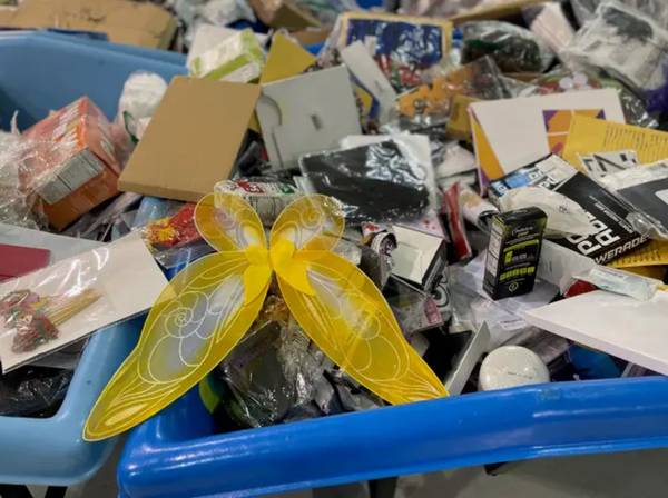 Closeout and Returns Sale 1