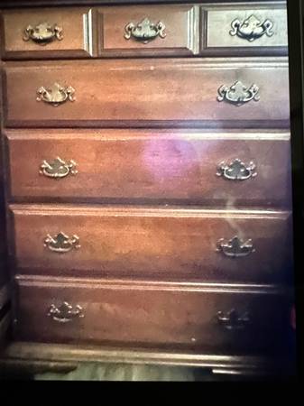 Real wooden dresser 1
