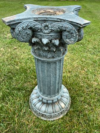 Gazing Ball Stand 1
