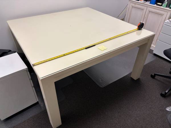 Solid Pine Table/Desk, Custom Made, Painted Off White 60X60X31 1