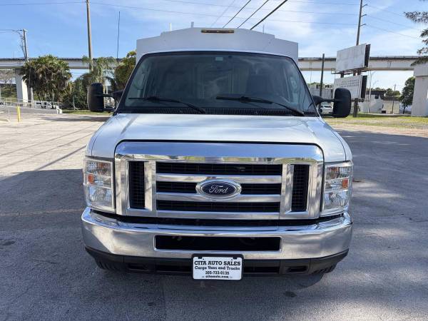 2019 Ford E-350 - Photo 12