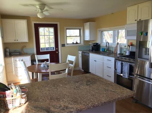 $2,650 / 3br - 1500ft2 - Off Season Rental Available - Hampton NH - Near Beach and Harbor (Hampton, NH)63932060982402123