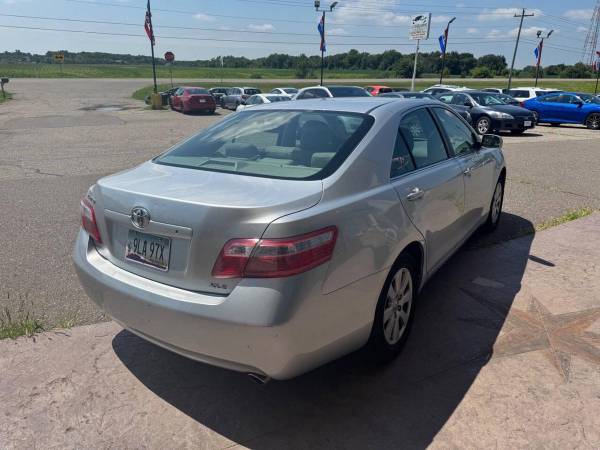 2007 Toyota Camry XLE 4 puertas Sedán - $9.995 (+ The Car Buying Center - Loretto)63480611470721124