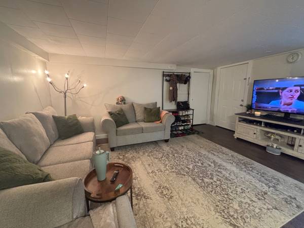$2,500 / 3br - Spacious 3 bedroom with office nook near NYS Thruway (Saugerties)64035735697409121