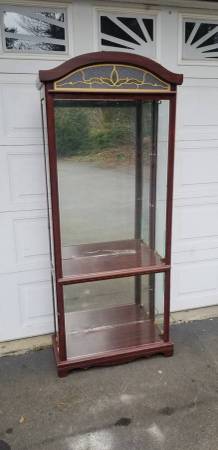 REDUCED SHOW HOME Mirror Back Curio Cabinet + Lights + 3 Glass Shelves 1