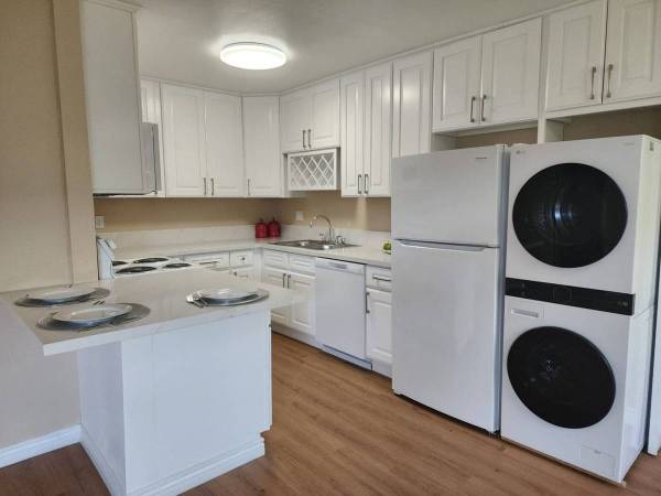 $3,295 / 3br - 1200ft2 - Huge Patio / Mountain Views / Resort-Style Pool/ $500 OFF MOVE IN* (La Mesa/ Spring Valley/ Casa De Oro/ Mt. Helix/ North Island)63663785741441124