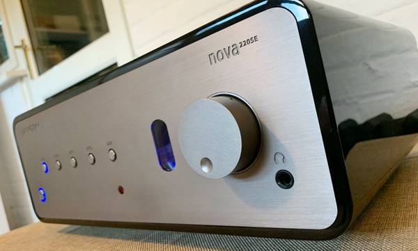 Peachtree Audio 220SE Integrated Amp 1