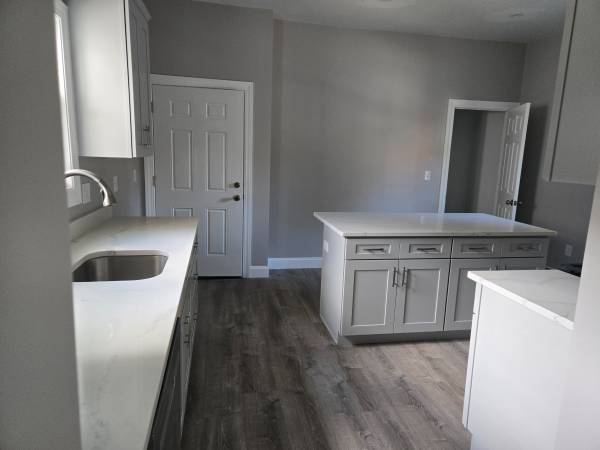 $1,600 / 3br - 1288ft2 - Spacious, Natural-Light Boston 3bd/1ba63996404027266124