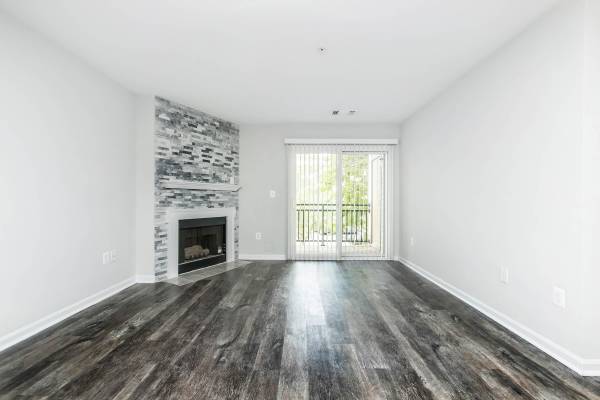 $1,995 / 1br - 840ft2 - Aire acondicionado y calefacción central, despensa, 1 dormitorio (20300 River Ridge Terrace, Ashburn, VA)64040360991361123