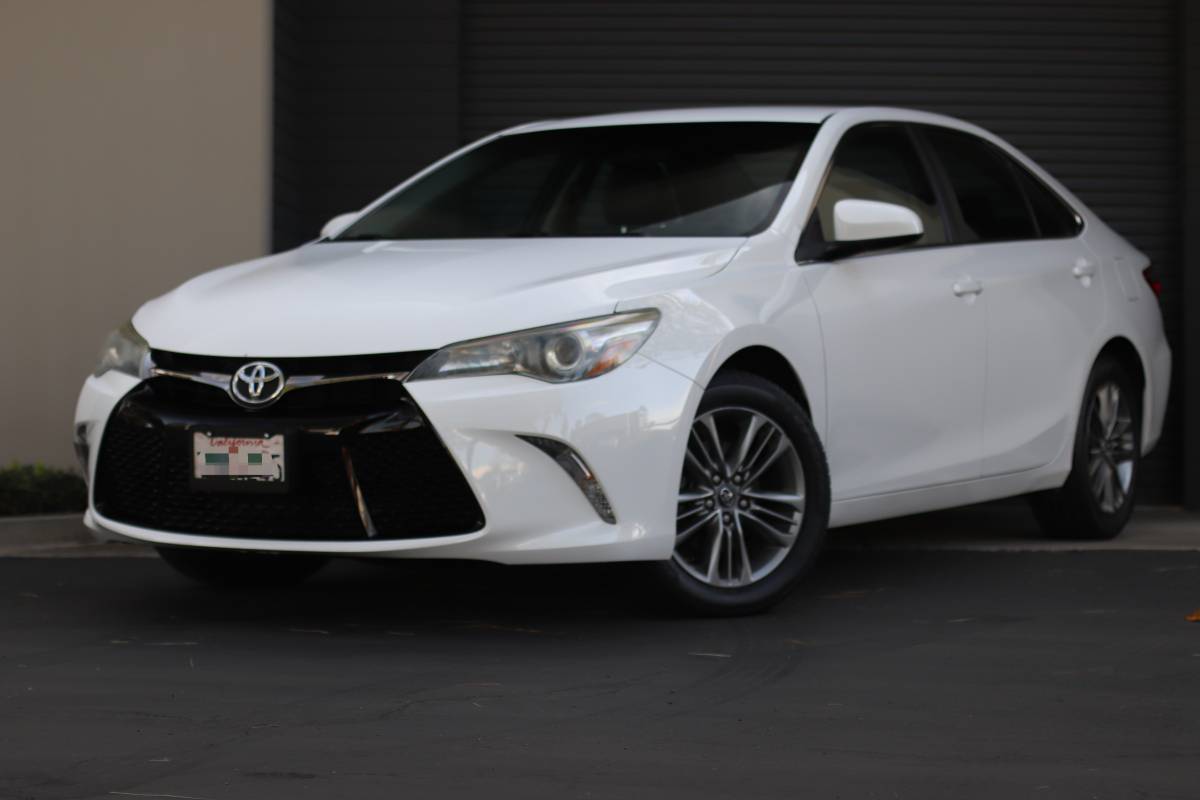 2016 Toyota Camry SE