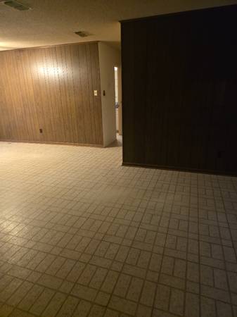 $1500.00 / 3br - 1300ft2 - PENDING Cute Country House64037558596481122