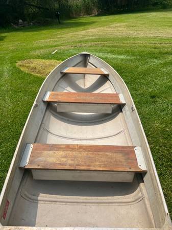 BOTE DE REMOS DE 12 PIES DE ALUMINIO CON CASCO EN "V" - $625 (SOMERS)63471425744257121