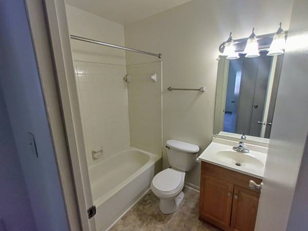 $1041.00 / 2br - 840ft2 - Rivermont Area 2 Bed/1.5 Bath Unit in Lynchburg, VA - $1041/mo63851971049729122