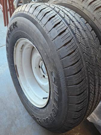 C10 5x5 lug pattern smoothie wheels with 255/70/15 tires - $650 (Modesto, CA)63471203397249120