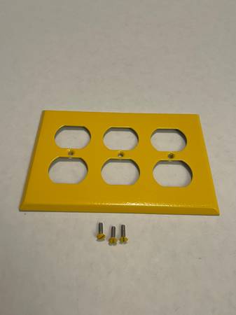 Yellow Stainless steel outlet 3 gang 1