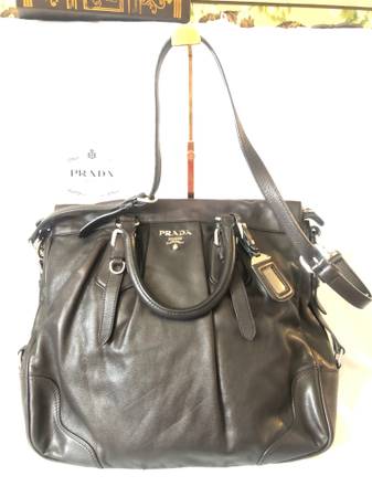 Prada authentic Vitelli soft leather Nero (black) bag with authenticit 1