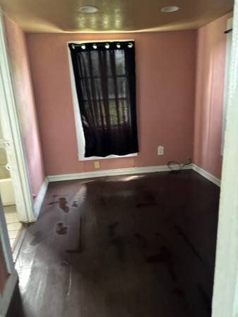 $975 / 2br - 780ft2 - House For Rent (Ingleside)64036541706626124