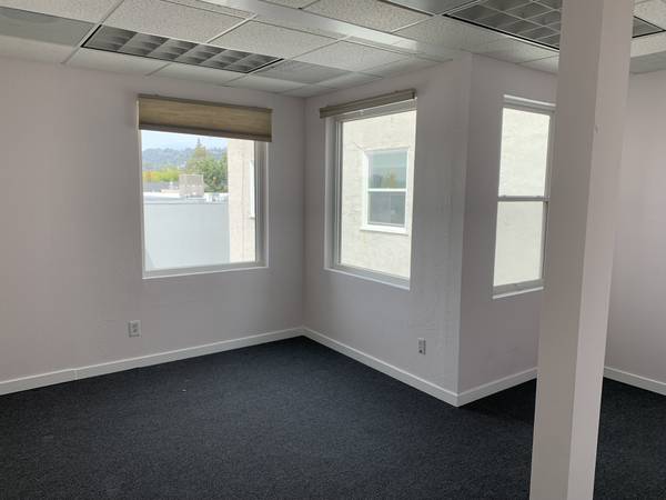 $500 / 192ft2 - Quiet Private Offices Just Outside Downtown Berkeley - Month to Month (berkeley)63884117800449124
