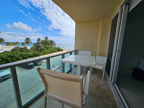 $4200.00 / 1br - 835ft2 - Luxury 1 Bed Condo with Ocean Views in Hollywood, FL - $4200/mo64049454893058120